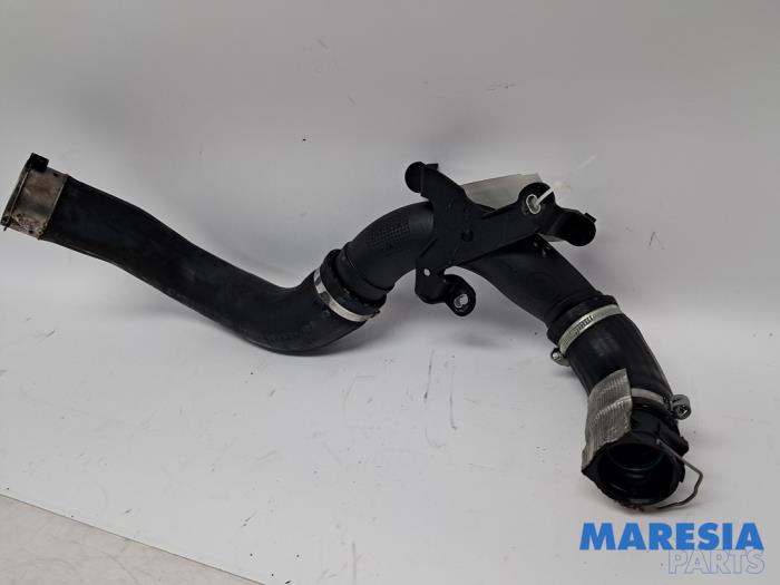 Gebrauchte Intercooler Schlauch Renault Clio IV Estate/Grandtour (7R) 0.9 Energy TCE 12V Preis € 40,00 Margenregelung angeboten von Maresia Parts