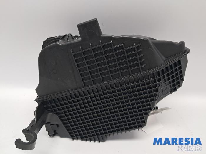 Gebrauchte Luftfiltergehäuse Renault Clio IV Estate/Grandtour (7R) 0.9 Energy TCE 12V Preis € 20,00 Margenregelung angeboten von Maresia Parts