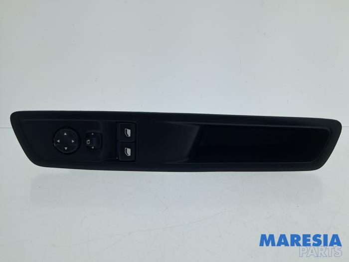 Usados Interruptor combinado de ventanillas Opel Vivaro Combi 2.0 CDTI 180 Precio € 60,50 IVA incluido ofrecido por Maresia Parts