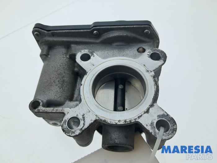 Usagé Boitier papillon Renault Clio IV Estate/Grandtour (7R) 0.9 Energy TCE 12V Prix € 19,99 Règlement à la marge proposé par Maresia Parts