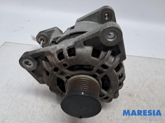 Begagnade Dynamo Renault Clio IV Estate/Grandtour (7R) 0.9 Energy TCE 12V Pris € 70,00 Marginaltabell erbjuds av Maresia Parts