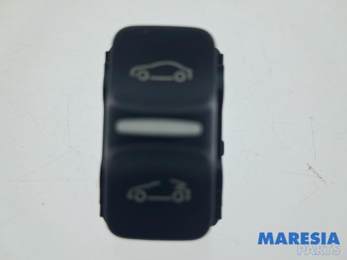 Używane Sterowanie dachu cabrio Renault Megane III CC (EZ) 1.4 16V TCe 130 Cena € 35,00 Procedura marży oferowane przez Maresia Parts