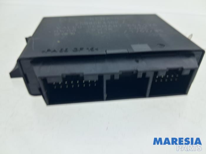 Begagnade PDC-modul Renault Megane III CC (EZ) 1.4 16V TCe 130 Pris € 85,00 Marginaltabell erbjuds av Maresia Parts