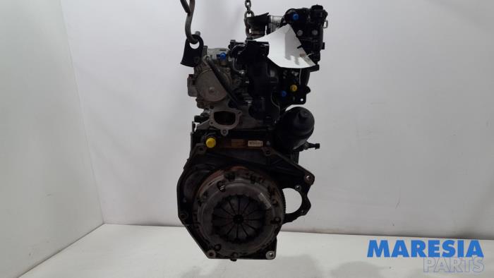 Motor van een Fiat 500C (312) 0.9 TwinAir 85 2013