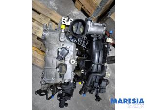 Motor van een Fiat 500C (312) 0.9 TwinAir 85 2013