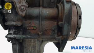 Motor van een Fiat 500C (312) 0.9 TwinAir 85 2013