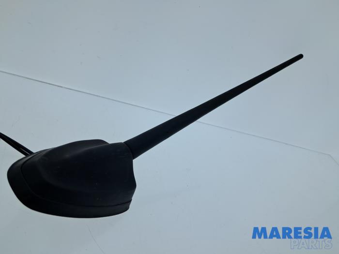 Używane Antena Renault Megane III CC (EZ) 1.4 16V TCe 130 Cena € 35,00 Procedura marży oferowane przez Maresia Parts