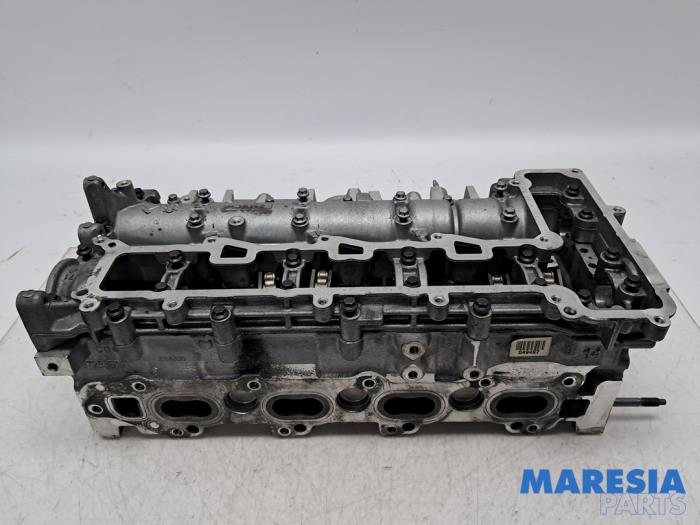 Begagnade Topplock Opel Vivaro Combi 2.0 CDTI 180 Pris € 845,79 Inklusive moms erbjuds av Maresia Parts