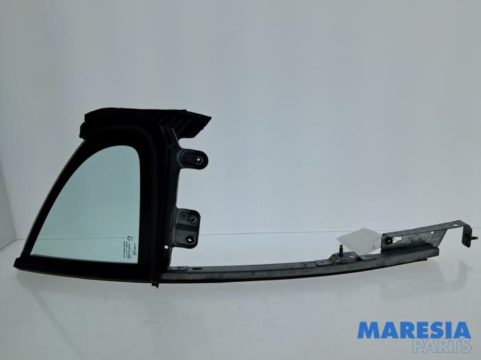 Usados Ventanilla triangular derecha delante Peugeot 207 CC (WB) 1.6 16V Precio € 35,00 Norma de margen ofrecido por Maresia Parts