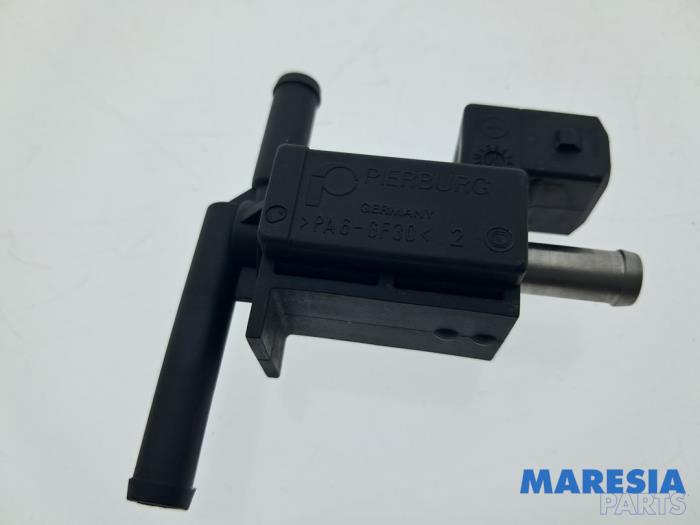 Usagé Régulateur pression turbo Renault Megane III CC (EZ) 1.4 16V TCe 130 Prix € 29,00 Règlement à la marge proposé par Maresia Parts