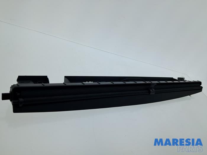 Begagnade Markis Renault Megane III CC (EZ) 1.4 16V TCe 130 Pris € 174,99 Marginaltabell erbjuds av Maresia Parts