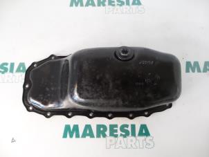 Begagnade Oljetråg Fiat Punto II (188) 1.2 16V 5-Drs. Pris € 25,00 Marginaltabell erbjuds av Maresia Parts