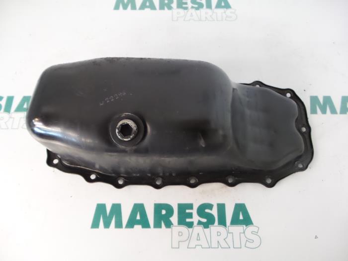 Usagé Couvercle carter Fiat Punto II (188) 1.2 16V 3-Drs. Prix € 25,00 Règlement à la marge proposé par Maresia Parts