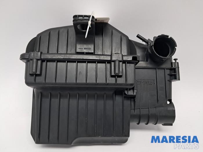 Begagnade Luftfilterhus Peugeot 208 I (CA/CC/CK/CL) 1.0 Vti 12V PureTech Pris € 20,00 Marginaltabell erbjuds av Maresia Parts