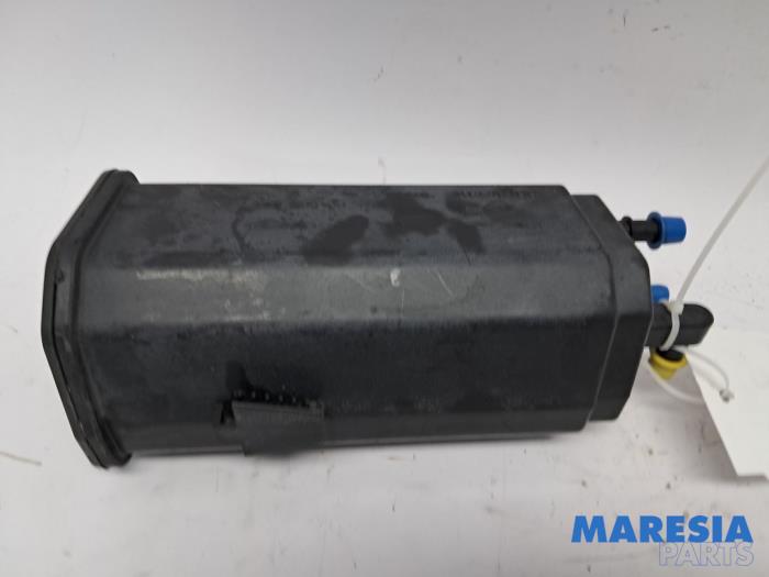 Gebrauchte Kraftstofffilter Renault Megane III CC (EZ) 1.4 16V TCe 130 Preis € 49,99 Margenregelung angeboten von Maresia Parts