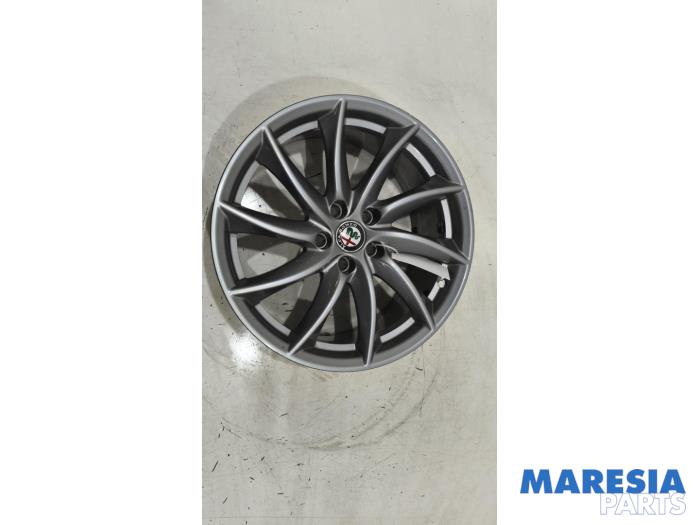 Używane Obrecz Alfa Romeo Giulia (952) 2.0 T 16V Cena € 199,99 Procedura marży oferowane przez Maresia Parts