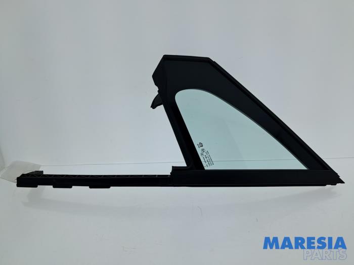 Usados Ventanilla triangular izquierda delante Peugeot 208 I (CA/CC/CK/CL) 1.0 Vti 12V PureTech Precio € 34,99 Norma de margen ofrecido por Maresia Parts