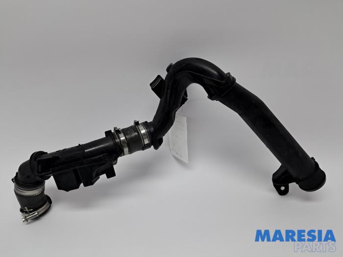 Gebrauchte Intercooler Rohr Opel Vivaro Combi 2.0 CDTI 180 Preis € 36,30 Mit Mehrwertsteuer angeboten von Maresia Parts