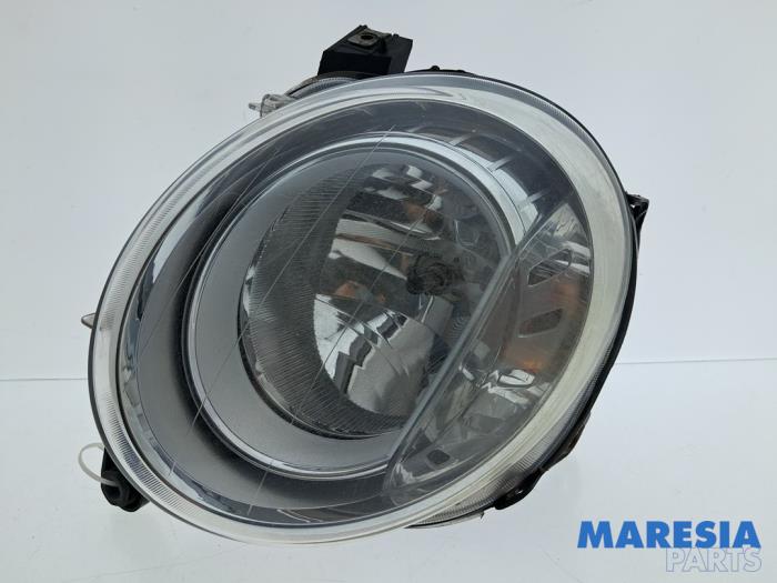 Używane Reflektor prawy Fiat 500C (312) 1.2 69 Cena € 49,95 Procedura marży oferowane przez Maresia Parts