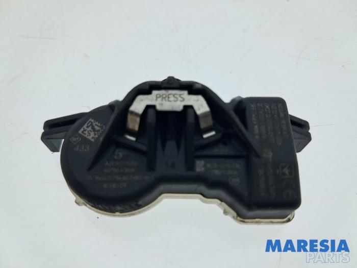 Begagnade Däcktryckssensor Renault Espace (RFCJ) 1.6 Tce 200 Pris € 15,00 Marginaltabell erbjuds av Maresia Parts