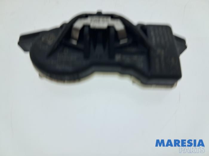 Begagnade Däcktryckssensor Renault Espace (RFCJ) 1.6 Tce 200 Pris € 15,00 Marginaltabell erbjuds av Maresia Parts