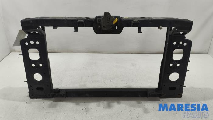 Begagnade Front Alfa Romeo Giulietta (940) 1.4 TB 16V MultiAir Pris € 89,95 Marginaltabell erbjuds av Maresia Parts
