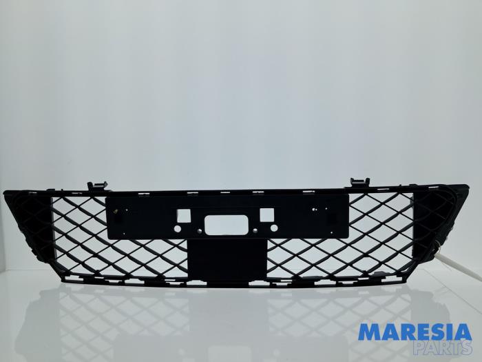 Gebrauchte Grill Renault Clio V (RJAB) 1.0 TCe 100 12V Preis € 150,00 Margenregelung angeboten von Maresia Parts