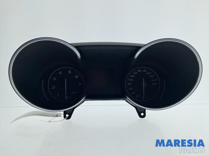 Begagnade Instrumentpanel Alfa Romeo Giulia (952) 2.0 T 16V Pris € 350,00 Marginaltabell erbjuds av Maresia Parts