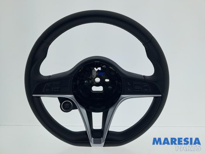 Gebrauchte Lenkrad Alfa Romeo Giulia (952) 2.0 T 16V Preis € 250,00 Margenregelung angeboten von Maresia Parts