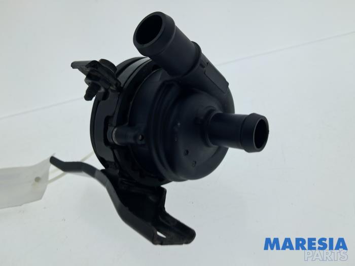 Begagnade Extra vattenpump Alfa Romeo Giulia (952) 2.0 T 16V Pris € 89,99 Marginaltabell erbjuds av Maresia Parts