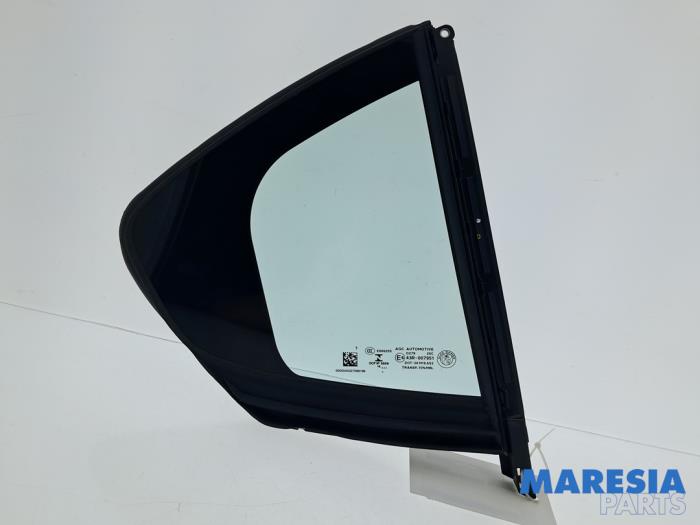 Usados Ventanilla triangular derecha detrás Alfa Romeo Giulia (952) 2.0 T 16V Precio € 45,00 Norma de margen ofrecido por Maresia Parts