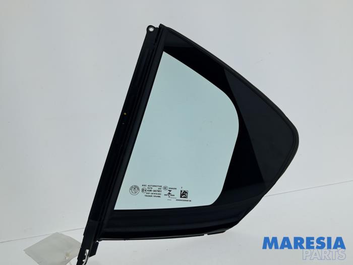 Usados Ventanilla triangular izquierda detrás Alfa Romeo Giulia (952) 2.0 T 16V Precio € 45,00 Norma de margen ofrecido por Maresia Parts