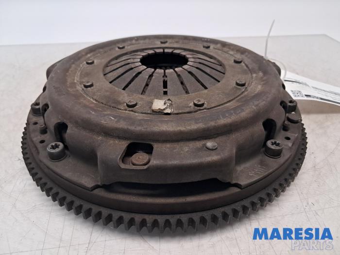 Used Flywheel Alfa Romeo 147 (937) 1.6 HP Twin Spark 16V Price € 65,00 Margin scheme offered by Maresia Parts