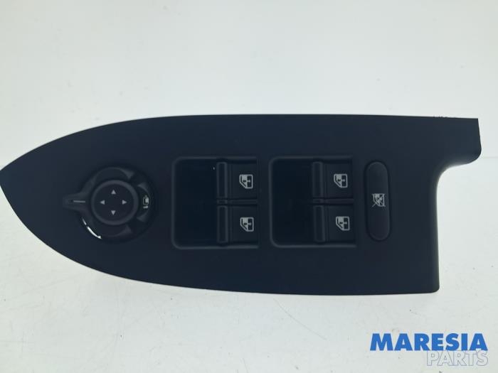 Używane Przelacznik combi okienny Alfa Romeo Giulietta (940) 1.4 TB 16V MultiAir Cena € 100,00 Procedura marży oferowane przez Maresia Parts