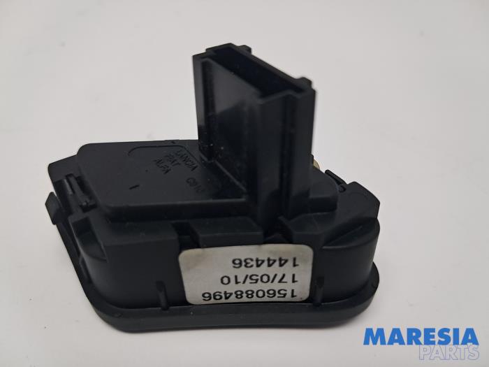 On-board computer controller from a Alfa Romeo Giulietta (940) 1.4 TB 16V MultiAir 2010
