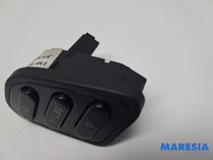 On-board computer controller from a Alfa Romeo Giulietta (940) 1.4 TB 16V MultiAir 2010