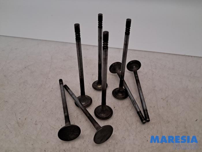 Gebrauchte Auspuffventil Renault Megane IV Estate (RFBK) 1.3 TCE 140 16V Preis € 50,00 Margenregelung angeboten von Maresia Parts