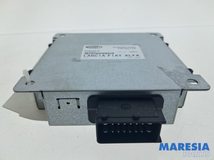 Używane Modul radiowy Alfa Romeo Giulietta (940) 1.4 TB 16V MultiAir Cena € 50,00 Procedura marży oferowane przez Maresia Parts