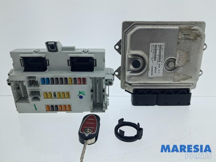 Used Engine management computer Alfa Romeo Giulietta (940) 1.4 TB 16V MultiAir Price € 350,00 Margin scheme offered by Maresia Parts