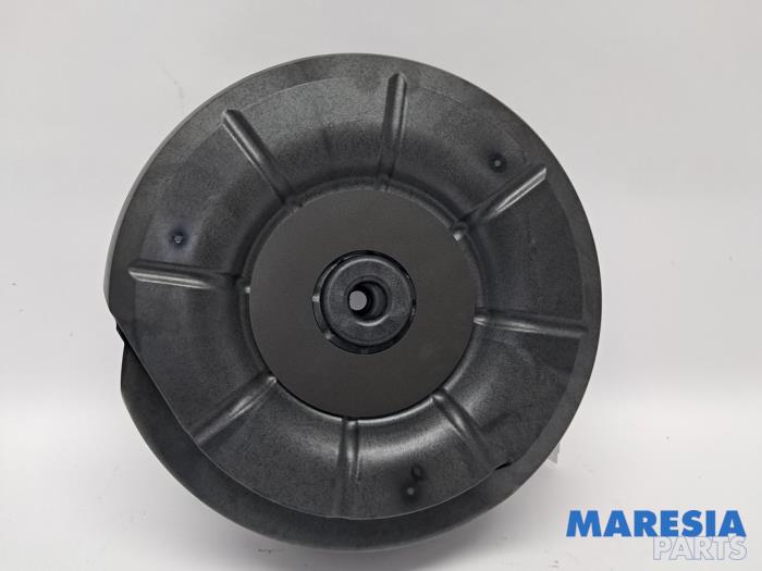 Begagnade Bashögtalare Alfa Romeo Giulietta (940) 1.4 TB 16V MultiAir Pris € 124,95 Marginaltabell erbjuds av Maresia Parts
