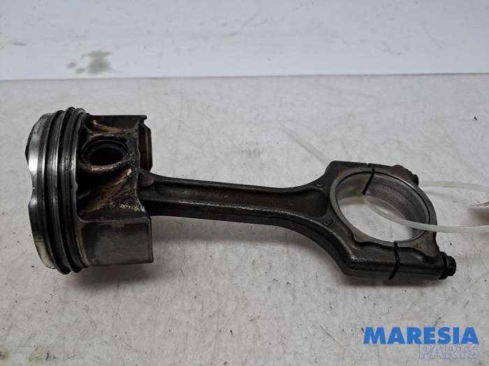 Usagé Bielle Citroen C5 Aircross I (A4/AC/AJ/AR) 1.6 Hybrid 225 16V Prix € 90,75 Prix TTC proposé par Maresia Parts