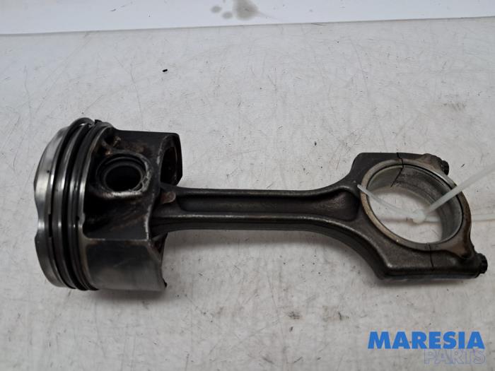 Usagé Bielle Citroen C5 Aircross I (A4/AC/AJ/AR) 1.6 Hybrid 225 16V Prix € 90,75 Prix TTC proposé par Maresia Parts
