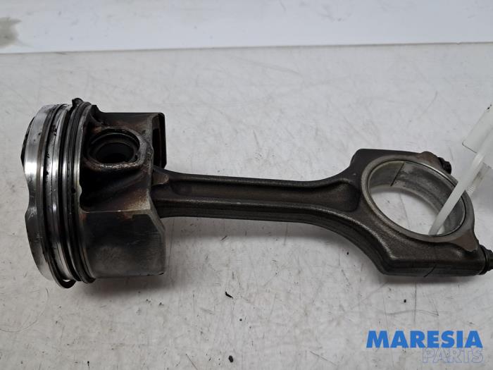 Usagé Bielle Citroen C5 Aircross I (A4/AC/AJ/AR) 1.6 Hybrid 225 16V Prix € 90,75 Prix TTC proposé par Maresia Parts