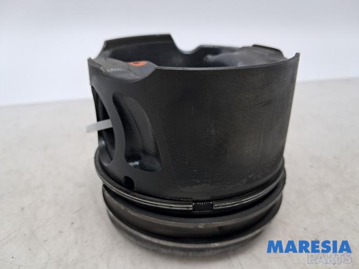 Używane Tlok Toyota ProAce 2.0 D-4D 122 16V Worker Cena € 48,39 Z VAT oferowane przez Maresia Parts