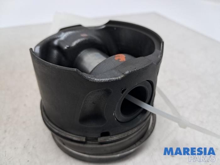 Gebrauchte Kolben Toyota ProAce 2.0 D-4D 122 16V Worker Preis € 48,39 Mit Mehrwertsteuer angeboten von Maresia Parts