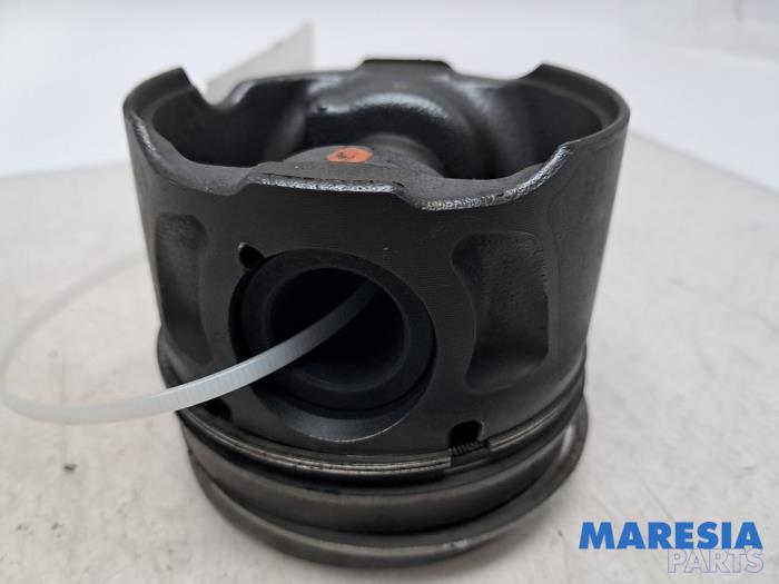 Używane Tlok Toyota ProAce 2.0 D-4D 122 16V Worker Cena € 48,39 Z VAT oferowane przez Maresia Parts