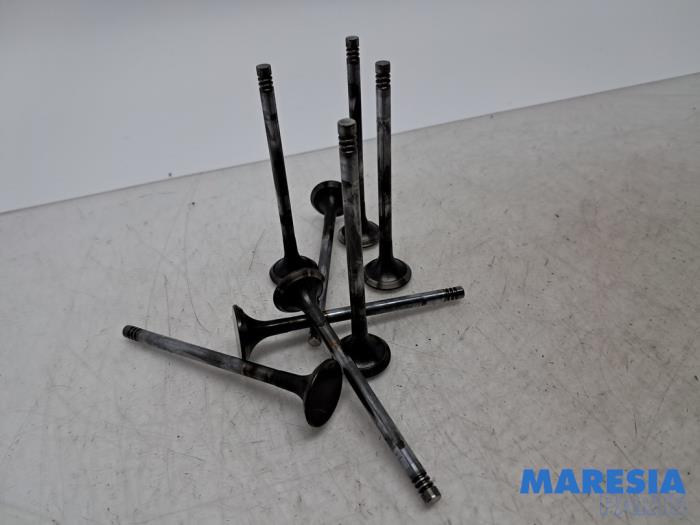 Gebrauchte Auspuffventil Toyota ProAce 2.0 D-4D 122 16V Worker Preis € 42,35 Mit Mehrwertsteuer angeboten von Maresia Parts