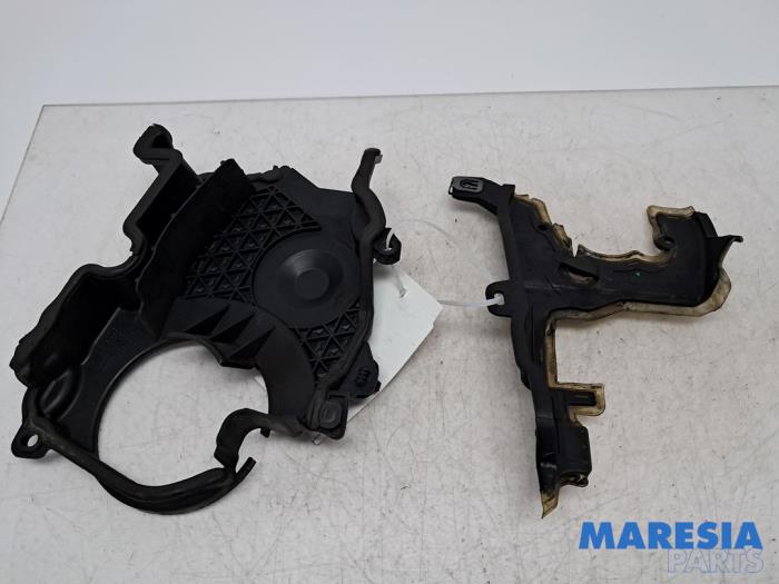 Usagé Couvercle de distribution Toyota ProAce 2.0 D-4D 122 16V Worker Prix € 30,25 Prix TTC proposé par Maresia Parts