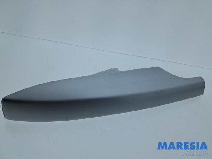 Gebrauchte Abdeckkappe Dachreling Renault Megane III Grandtour (KZ) 1.2 16V TCE 115 Preis € 35,00 Margenregelung angeboten von Maresia Parts