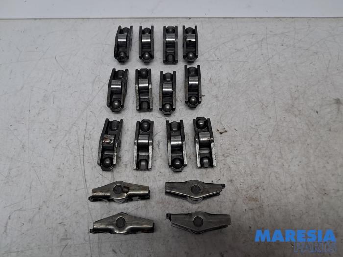 Używane Zapadka Opel Combo Life/Tour 1.5 CDTI 100 Cena € 48,40 Z VAT oferowane przez Maresia Parts